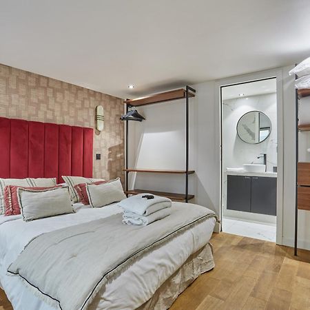 Apartment St Honore By Studio Prestige París Exterior foto